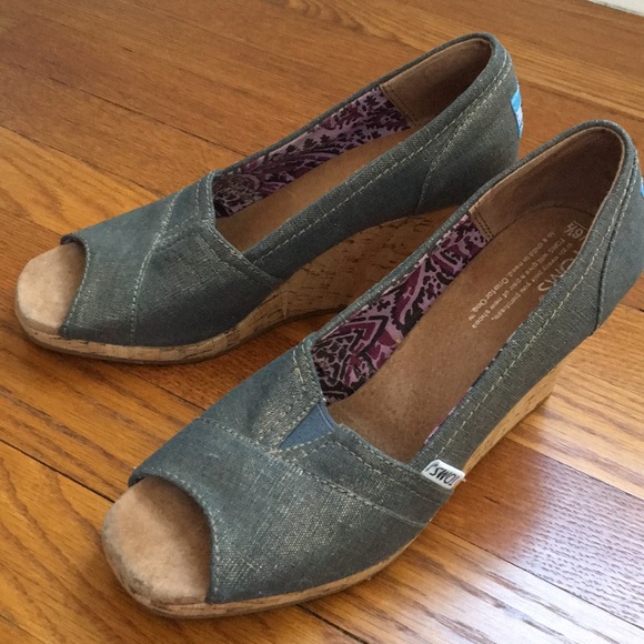 Toms Metallic Wedges - Picture 5 of 6